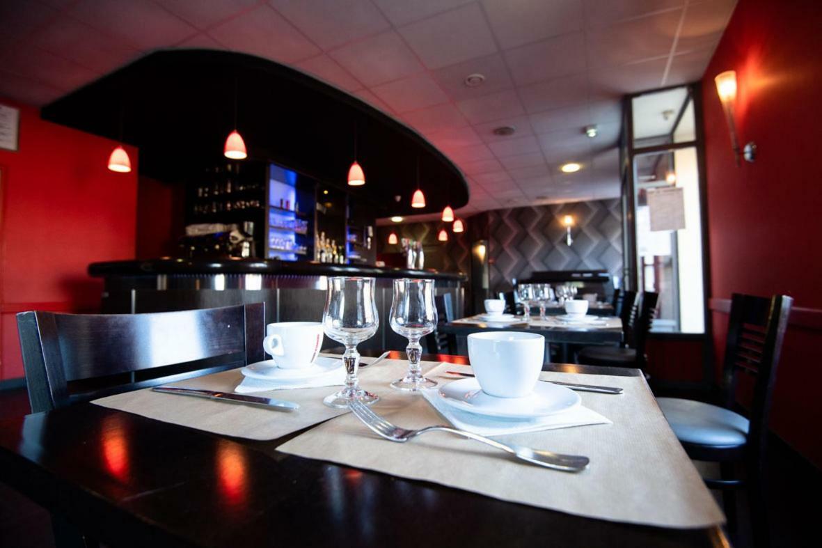 Hotel L'Esperance Vitre 외부 사진